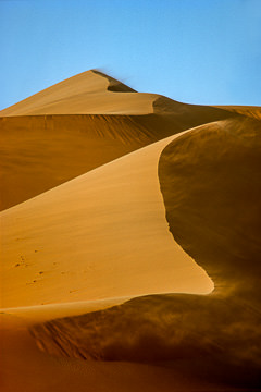 AF-LA-08&nbsp;&nbsp;&nbsp;&nbsp;&nbsp;&nbsp;&nbsp;&nbsp; Windy Morning At The Dunes, Namib Desert, Namibia, Africa